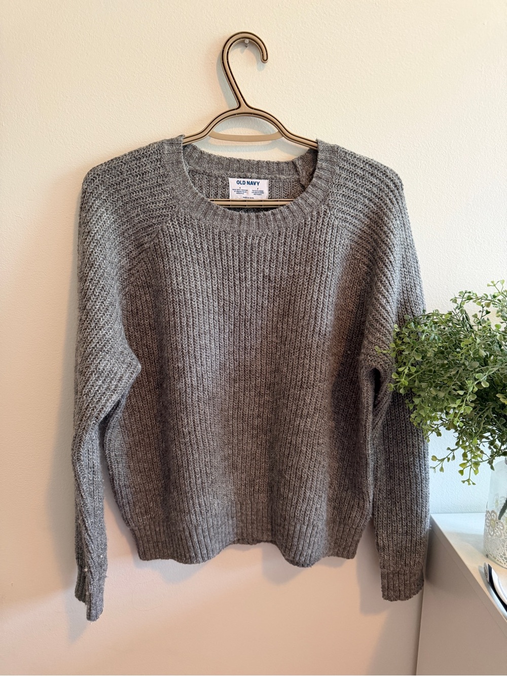 Old Navy Women’s Sweater in Heather Gray